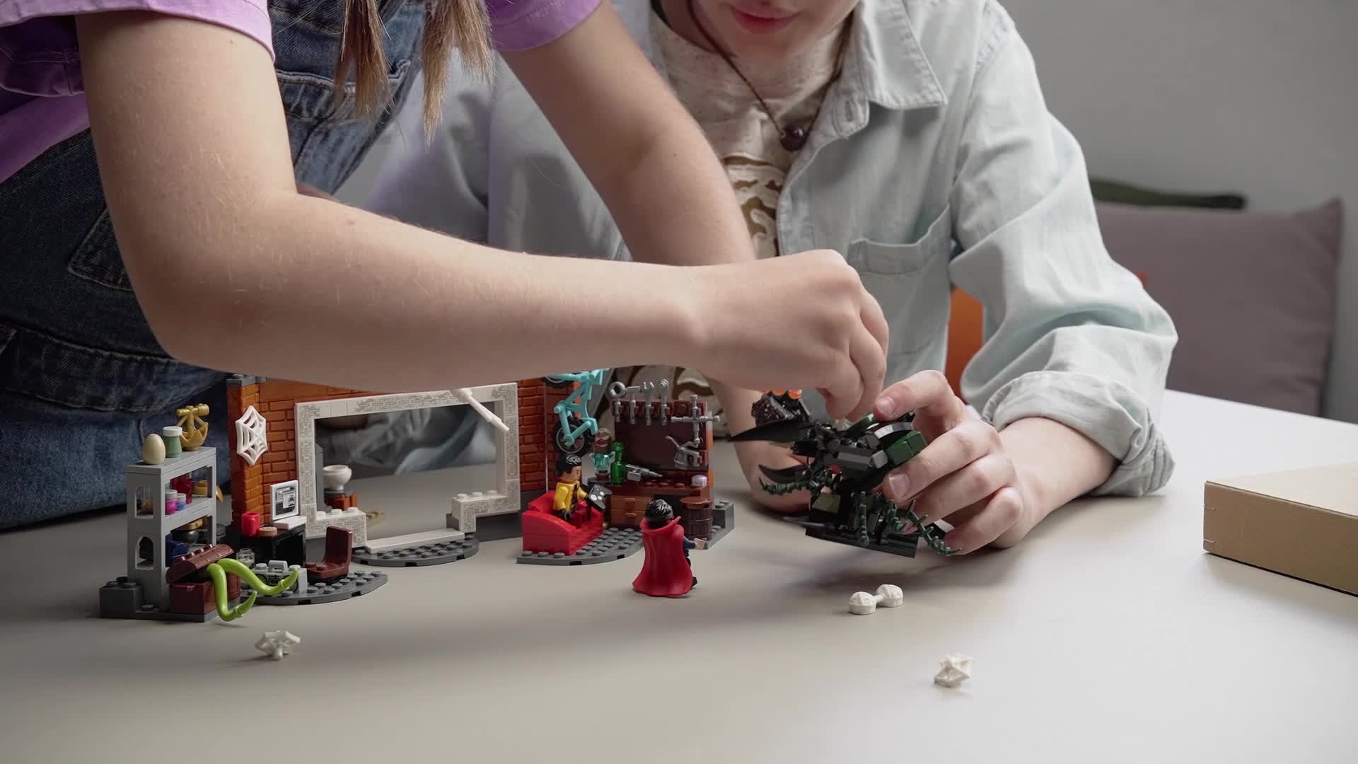 さきあ LEGO 76185 Spider-Man No Way Home Spider-Man at the Sanctum